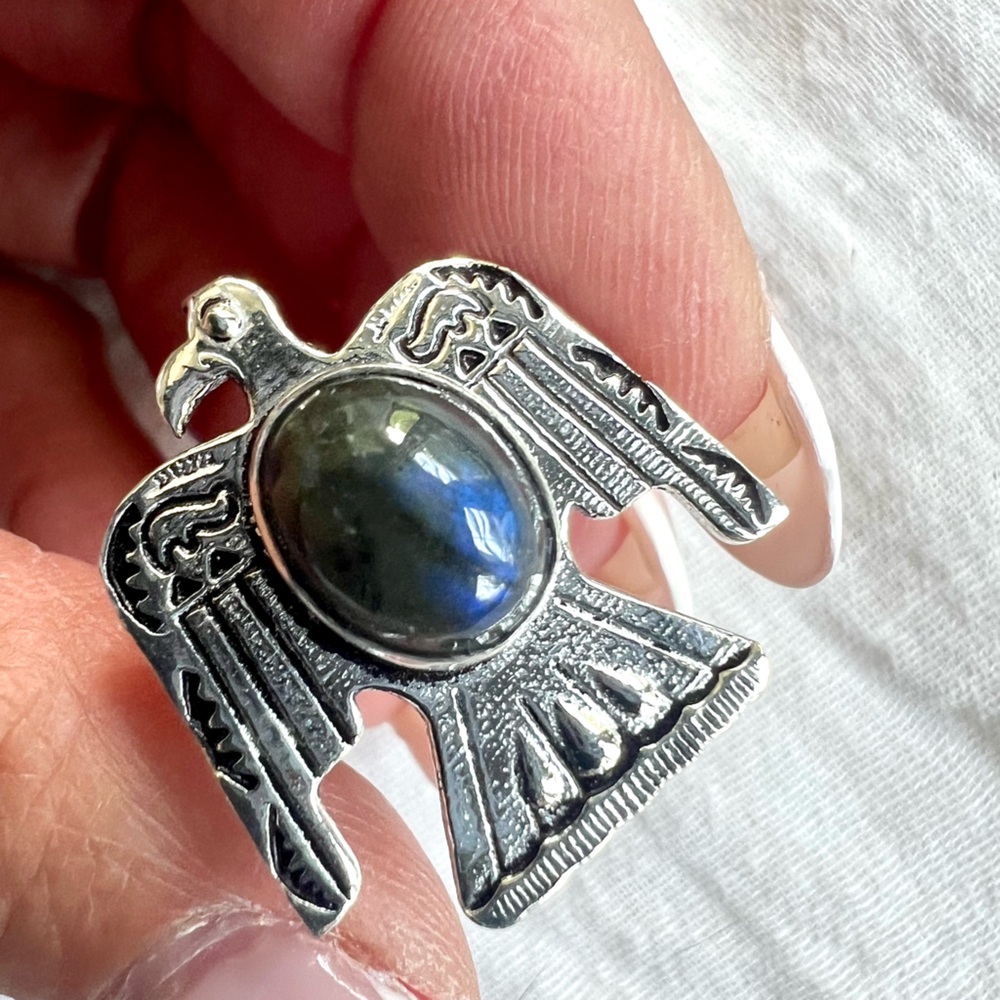 925 Dark Flash Labradorite Eagle Thunderbird Ring… - image 4